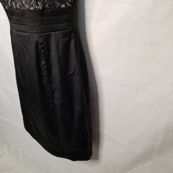 STUNNING Moschino midi dress with lace top. - Picture 5 of 10